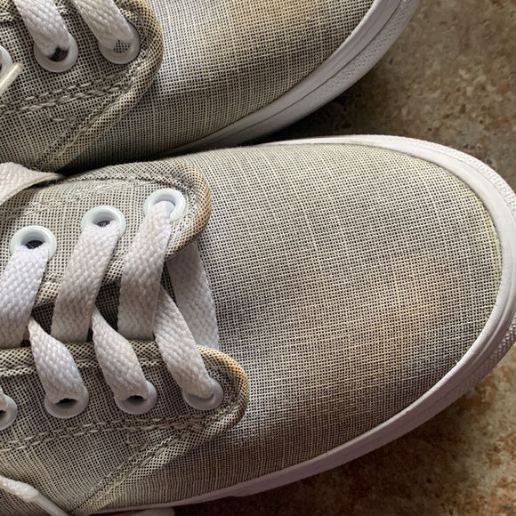 Vans - Picture 10 of 10